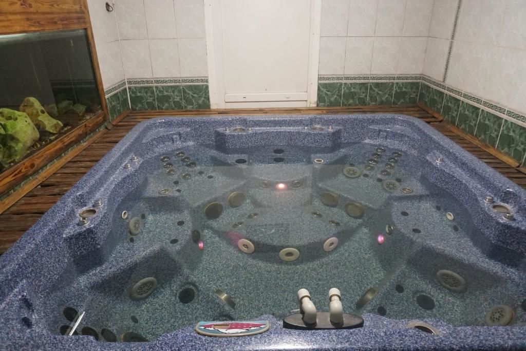 Гостевой дом Готель Сауна Водопад Хмельницкий